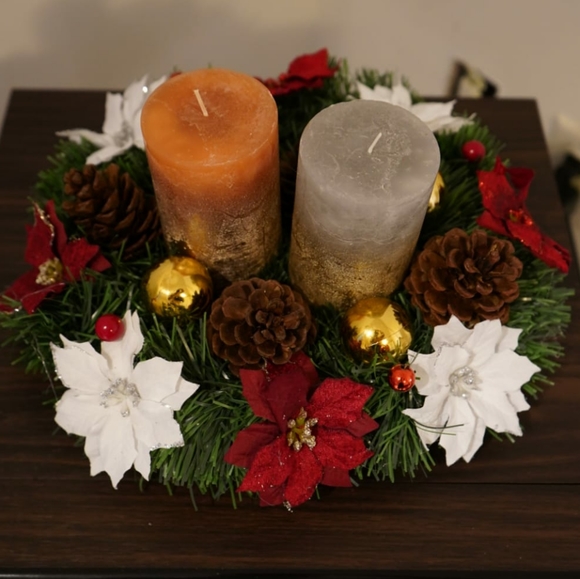 Holiday Candle centerpiece - Picture 1 of 4